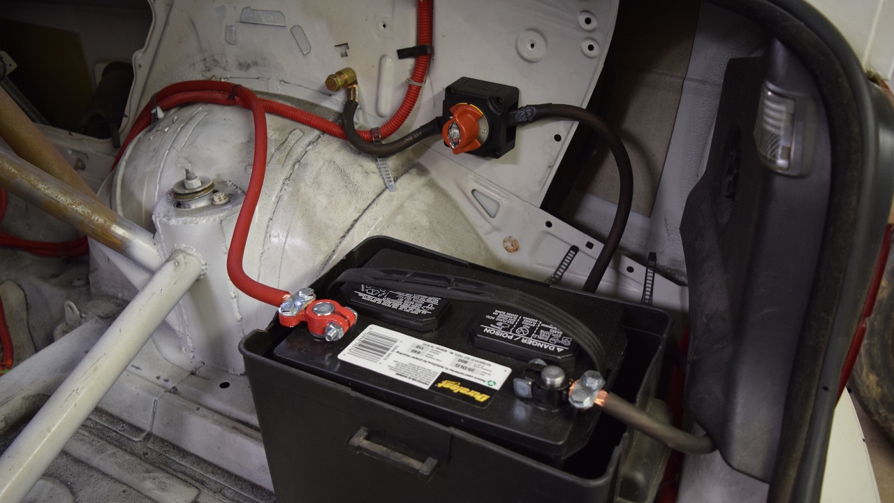 BMW 318ti Trunk Mounted Battery