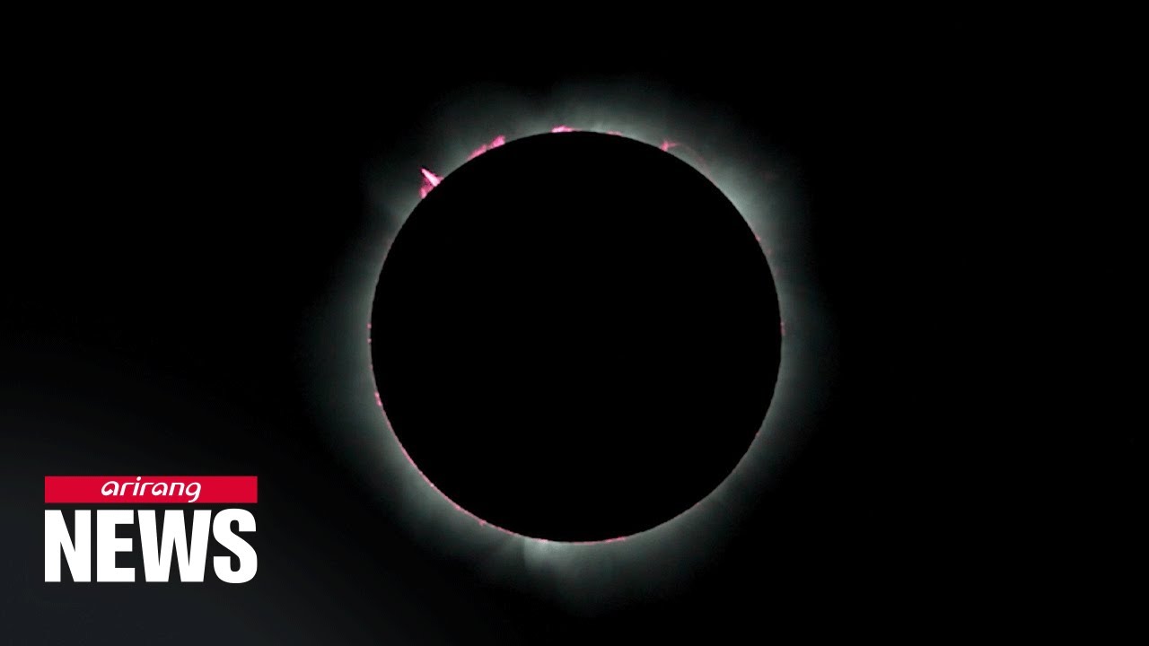 Rare solar eclipse sees thousands gather in remote Australian town