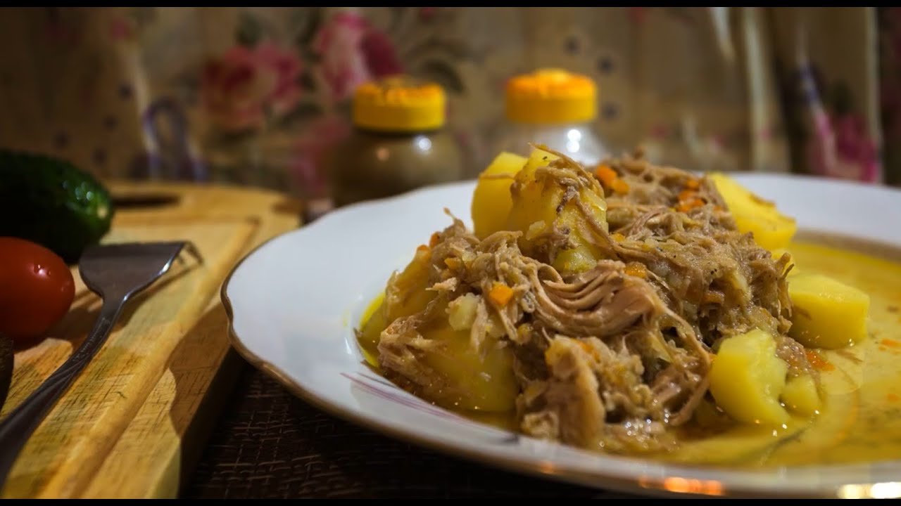 Тушеная картошка в мультиварке с тушенкой