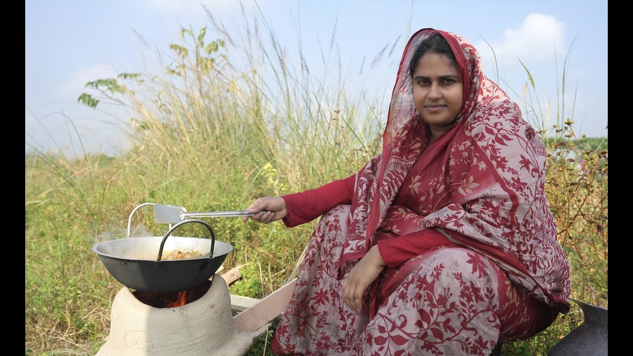 শীতের সকালে নতুন ধানের পিঠা | Village life with Shampa