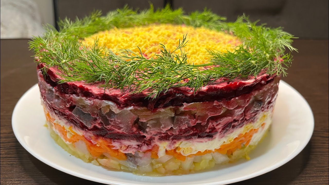 Cea mai gustoasă salată festivă - rețeta explicată pas cu pas 