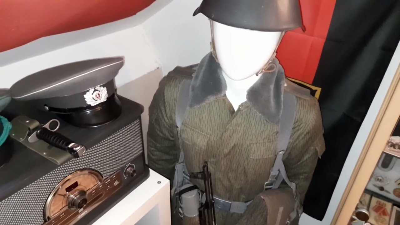 Выставка восточногерманских пехотинцев