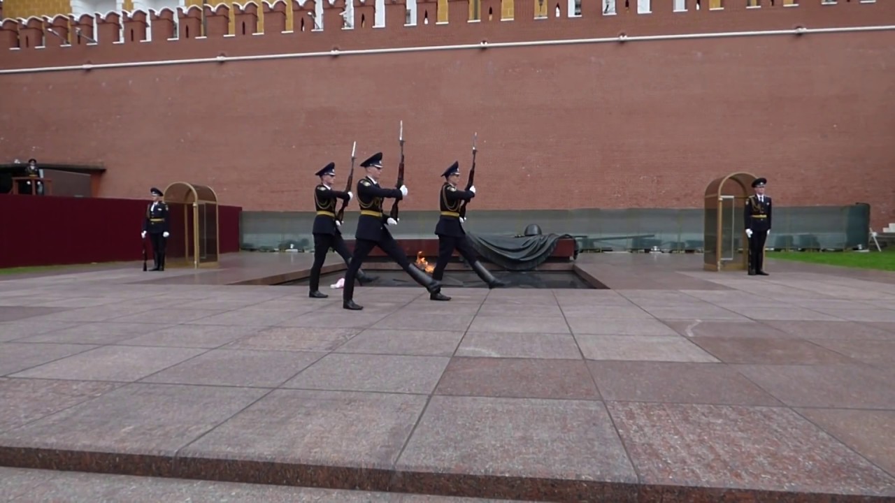 CAMBIO DELLA GUARDIA al Cremlino  Spettacorare