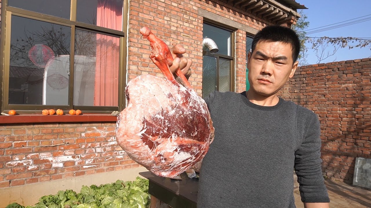 【食味阿远】10斤鹿腿肉花了450，阿远做鹿腿烧干笋，叫上大伯和朋友，吃爽了 | Shi Wei A Yuan