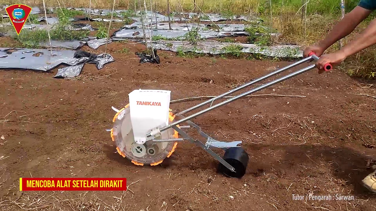 Demo Alat Tanam Jagung