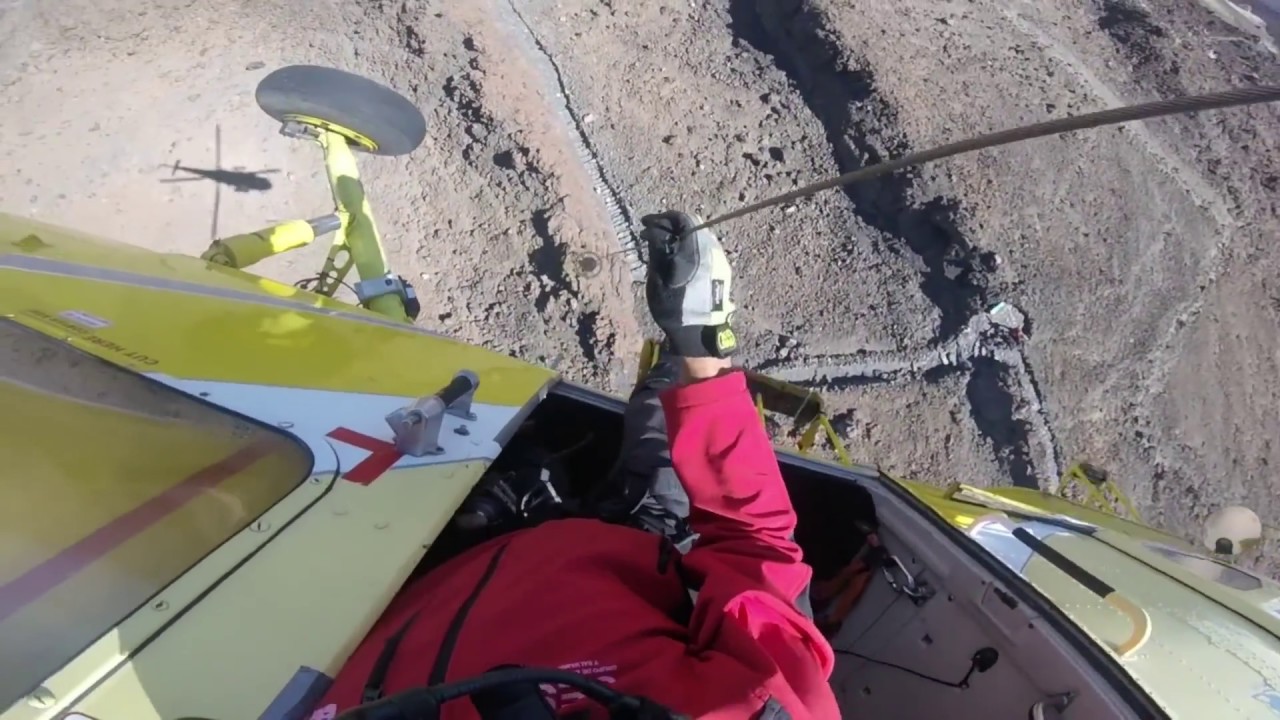 170417 Rescate realizado por el helicóptero del GES en El Teide, Tenerife
