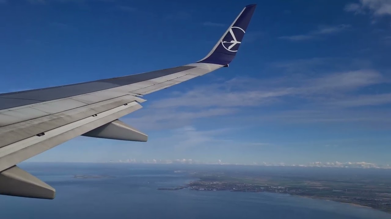 LOT Polish Airlines Boeing 737-800 (SP-LWC) landing in Copenhagen Kastrup