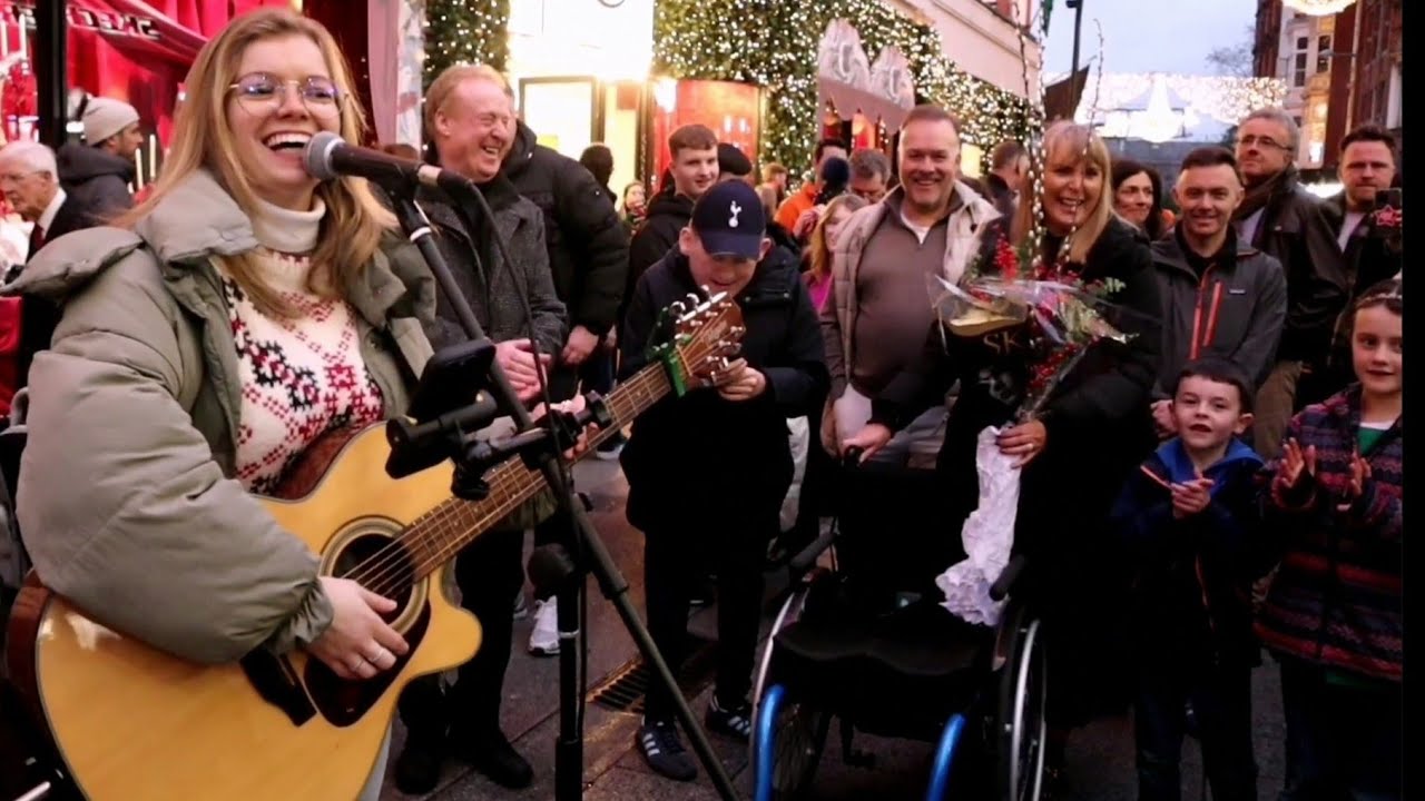 A Beautiful Christmas Eve as Zoe Clarke Performs (Jingle Bell Rock) for Grafton Street.