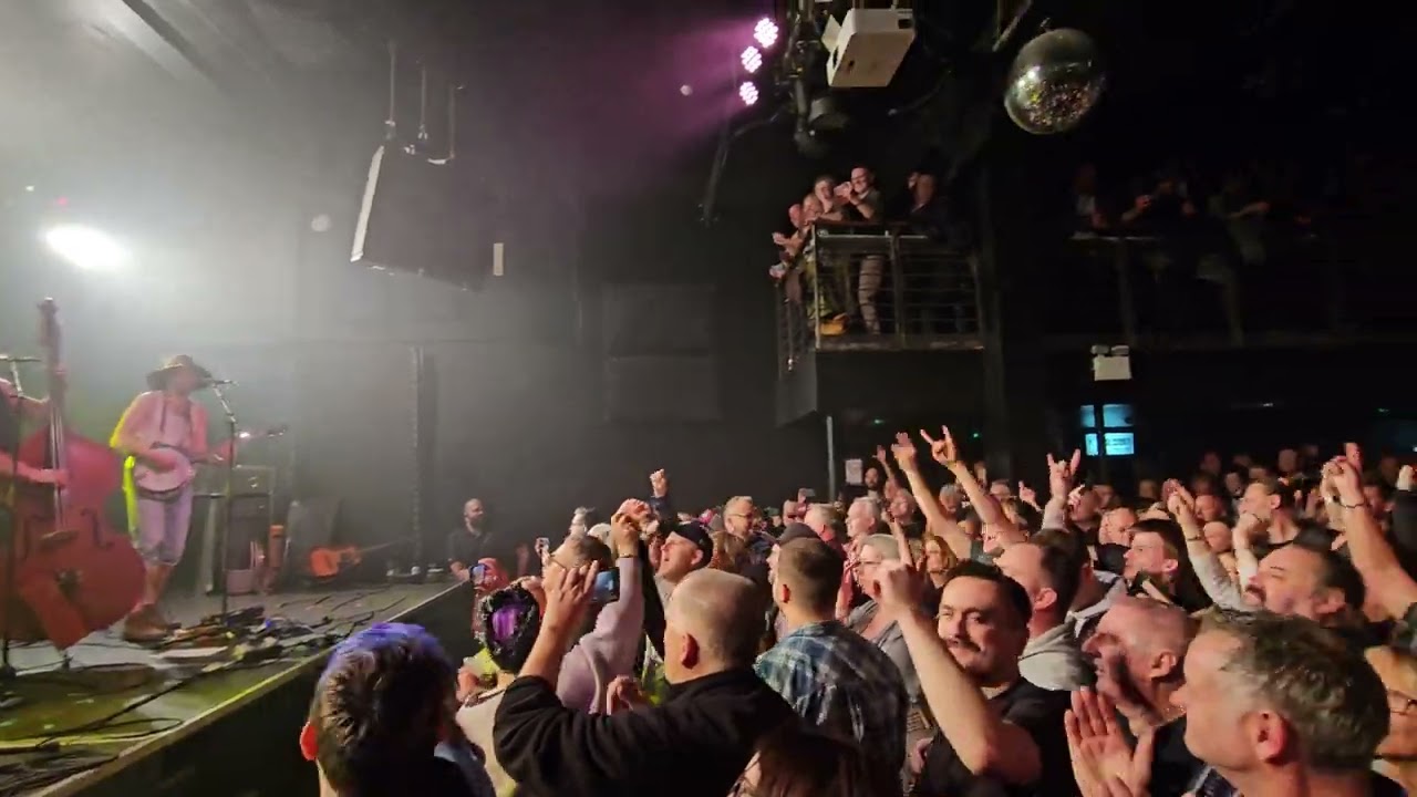 Steve 'n' Seagulls Thunderstruck Nottingham Live