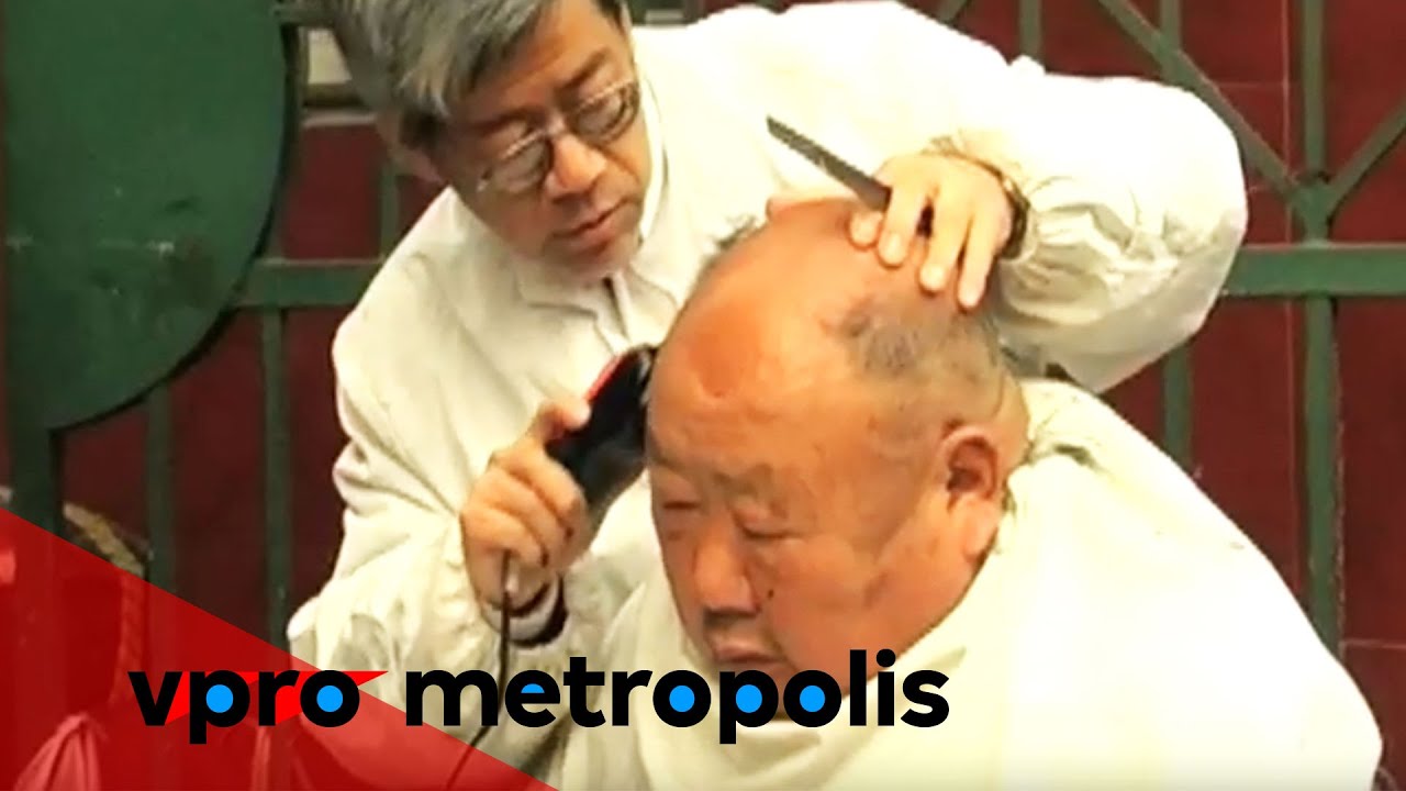 Old barbers in the streets of Shanghai - vpro Metropolis
