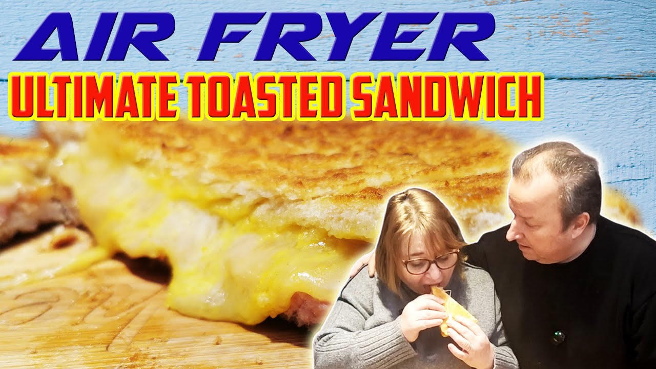 Роскошный поджаренный сэндвич во фритюрнице — такой вкусный!