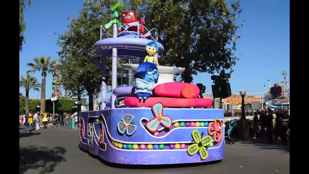 [HD] Disney Inside Out Pre Parade w/ talking characters @ California Adventure Full Show 1080p 60fps