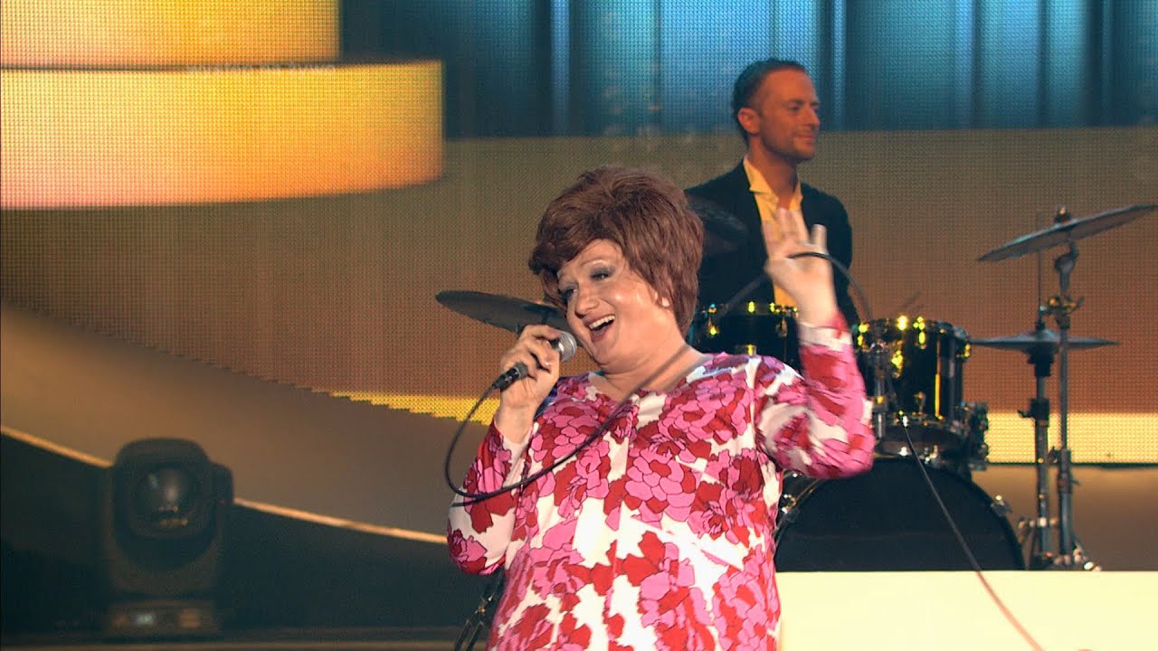 Bartek Kasprzykowski jako Danuta Rinn - Twoja Twarz Brzmi Znajomo