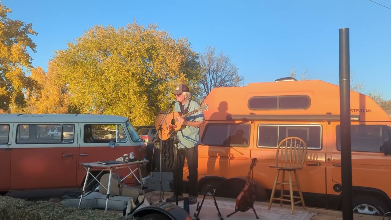 Brent Hawley Performs at the Van Cafe Block Party