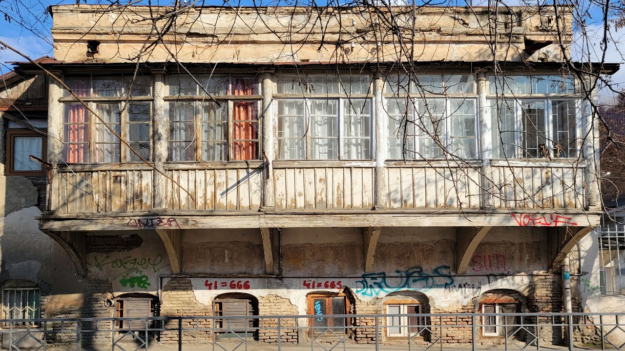 28.02.2024 Tbilisi. район Чугурети и католическая церковь