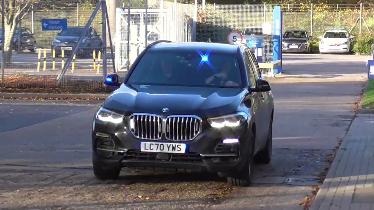 Surrey and Sussex Police, Tactical Firearms Unit, Unmarked BMW X5 GO5 ARV, Responding