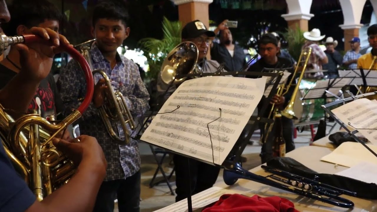 SABEN COMO SE LLAMA ESTA OBRA ??, la pura neta, es una CHULADA DE ARTE. Toca aplaudir con GANAS🔥👍🏻