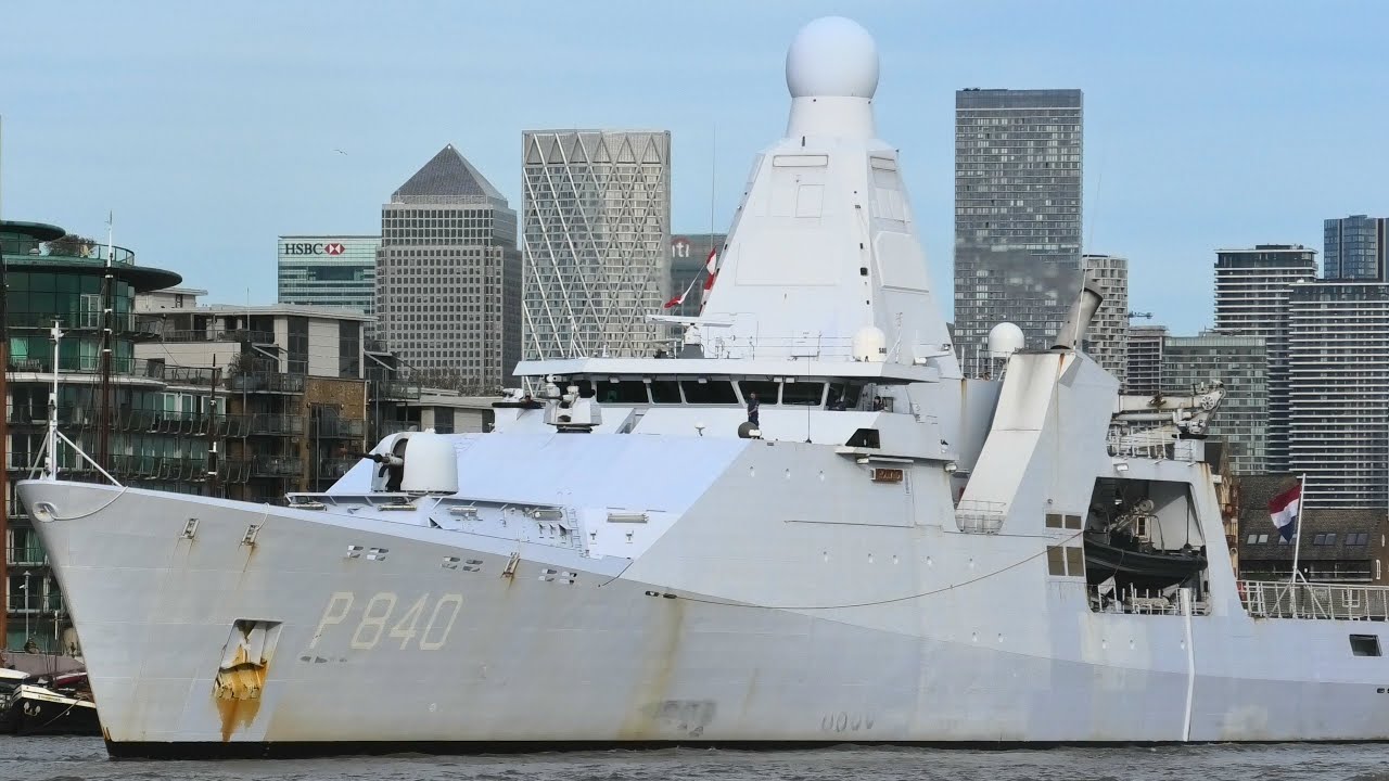 Patrol Vessel HNLMS HOLLAND arrives in LONDON