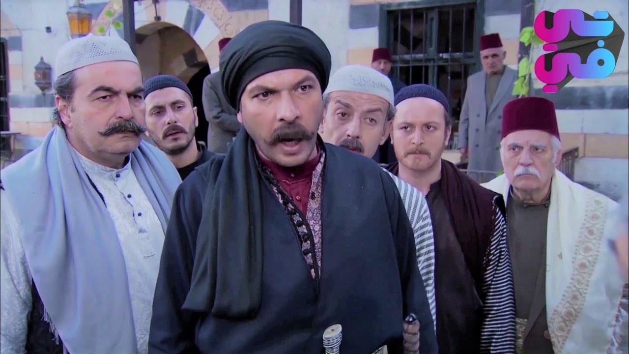 شوفو العكيد شوعمل بعيلة ابو صفوان لما عرف انو هنن اللي ورا تطفيش المختار وهروب رويدا من الحارة