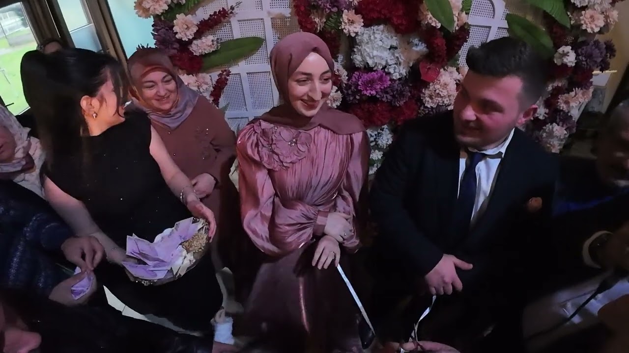 Dualarla kesilen makas, takılan yüzükler Bir ömürlük sözün verildiği an Semra & Naim 
