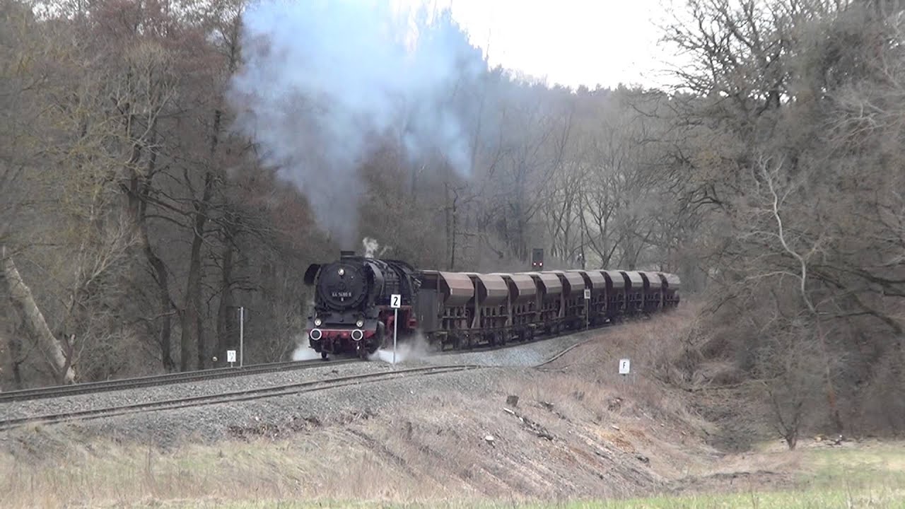 Plandampf im Werratal 2013 - 44 1486-8 mit G&uuml;terzug vor Oberrohn