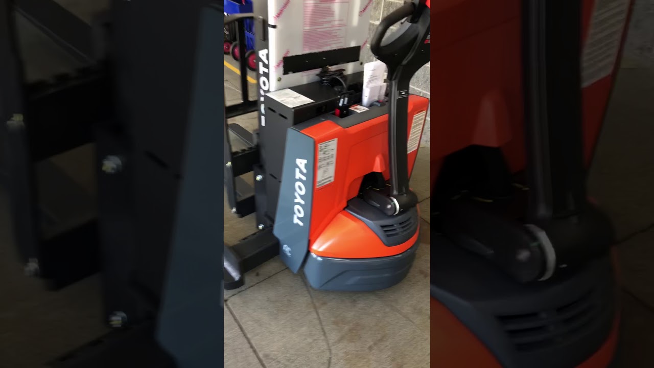 Walkie Stacker