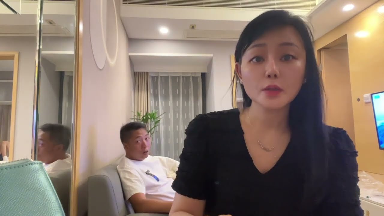 果子一家三口到深圳了，和家人朋友去卓越中心吃饭，环境真心不错