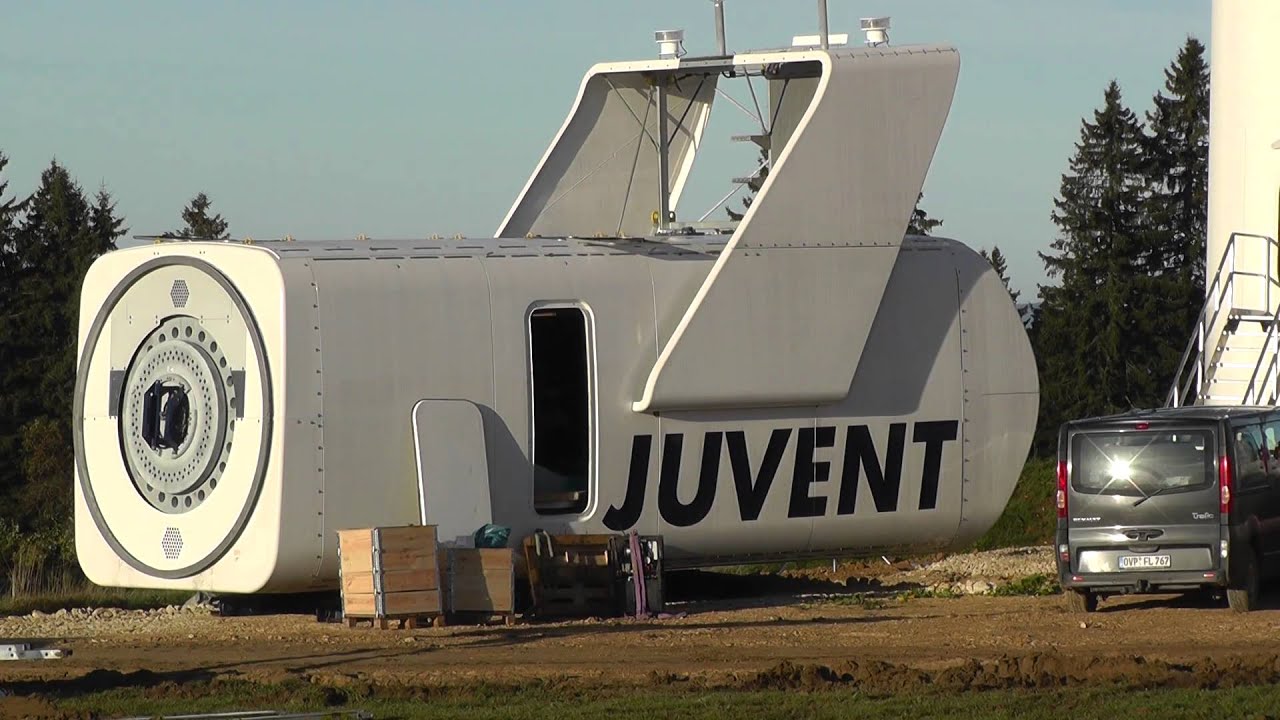 Montage d'une éolienne Juvent à Mont-Crosin