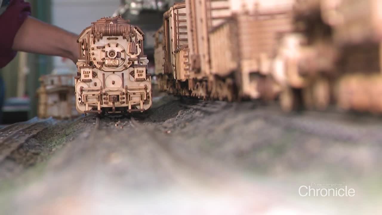 NH Chronicle: A Craftsman Whose Model Locomotives are Making Tracks Across the World