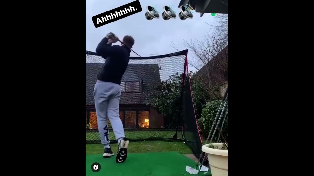 DUDE HITS GOLF BALL BREAKING THE WINDOW OF HIS HOUSE 😂😂😂 | THAT LOOKS EXPENSIVE 😬