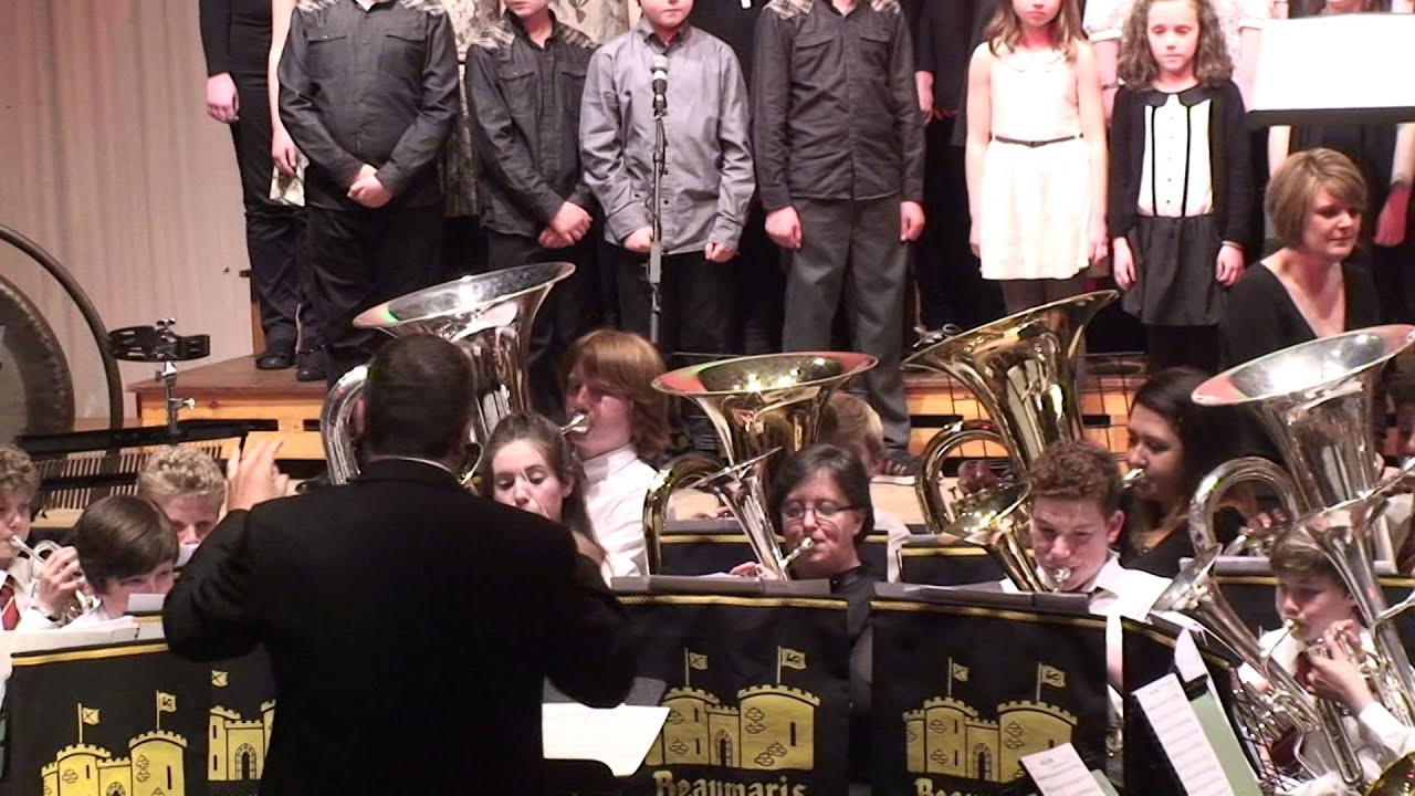 Viva la vida. Côr Ieuenctid Môn a Band Biwmaris 2014.