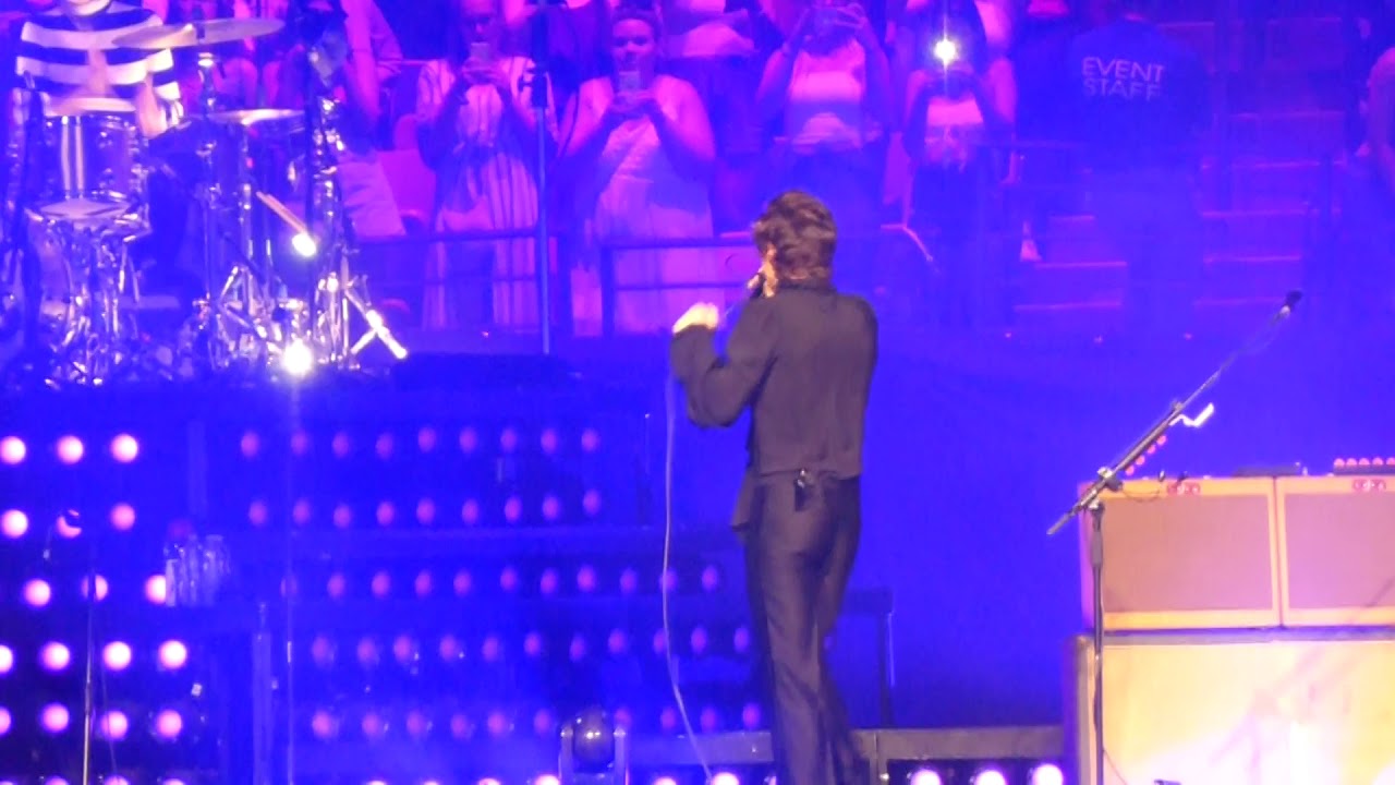 Women -Harry Styles (Boston)