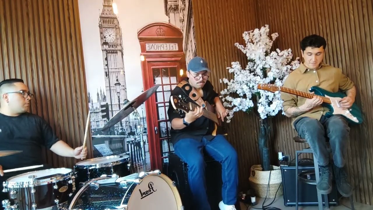 Lay it down by lee ritenour -cafe groove -Gonzalo Cruz trio