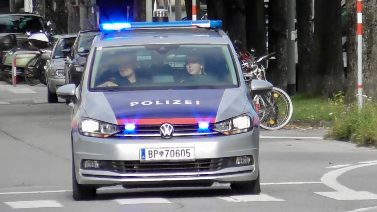 [Testhorn?, Zivilstreife & quietschende Reifen] Polizei Innsbruck - Einsatzfahrten (Zusammenschnitt)