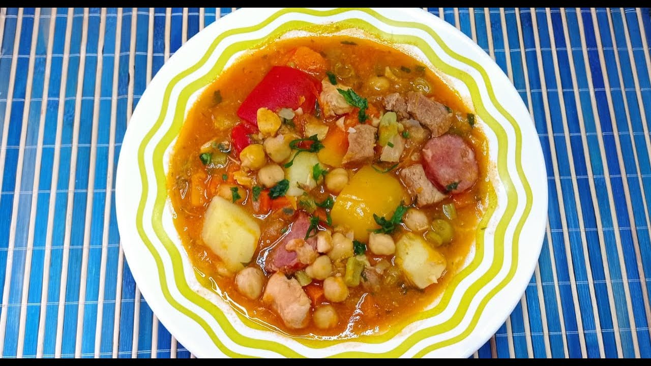 Puchero ( cozido Espanhol com grão de bico ) super saboroso.