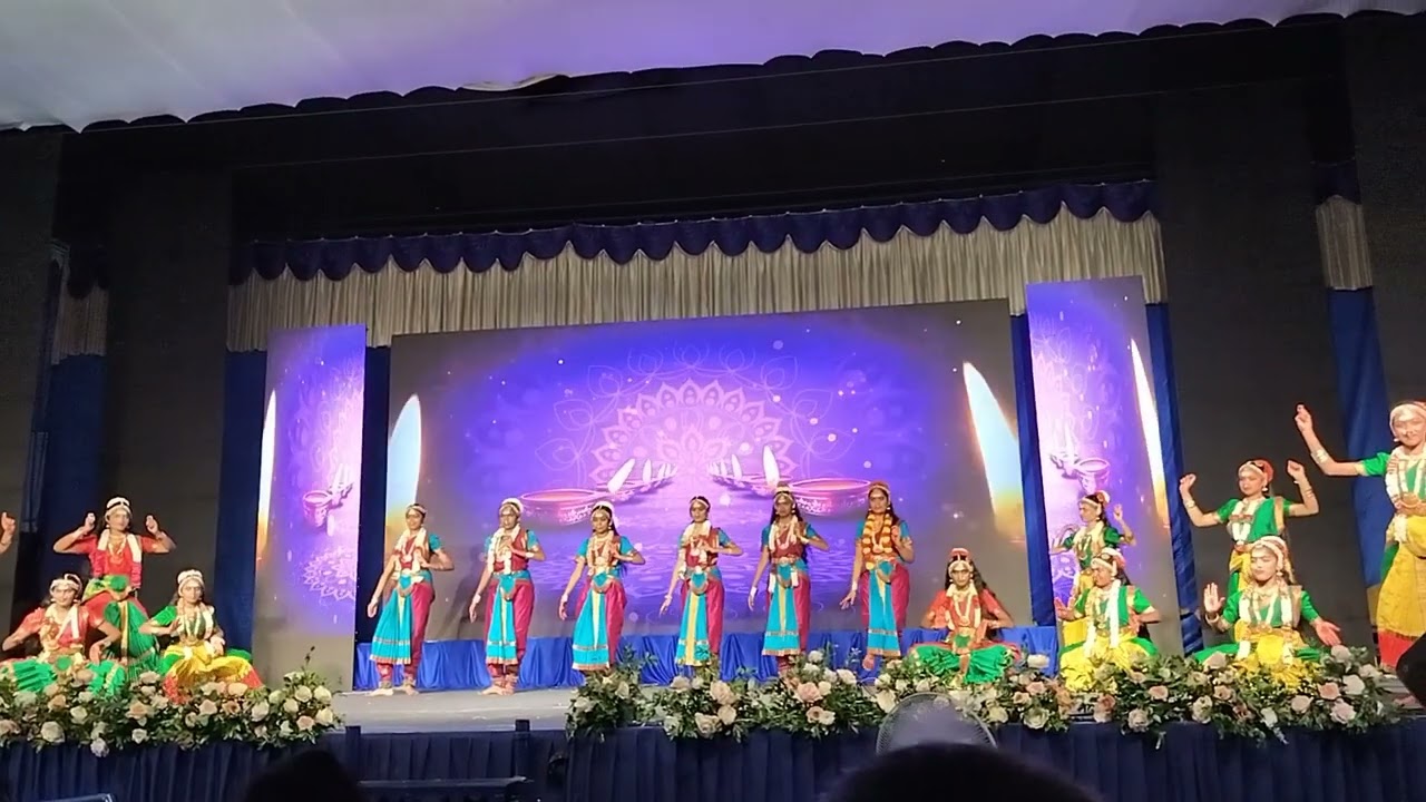 Graceful Saraswati Dance | 6th Graders Shine at Maruthi Vidhyalaya Annual Day