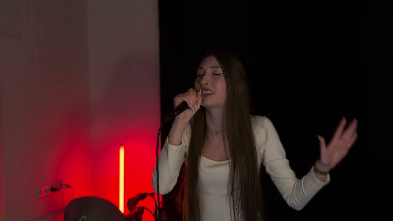 Смотри - Полина Гагарина (cover) 💓💓💓 