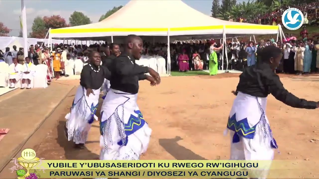 ABAPADRI BA DIYOSEZI YA CYANGUGU BATWEMEJE MU MBYINO YABO KURI YUBILE Y'UBUSASERDOTI