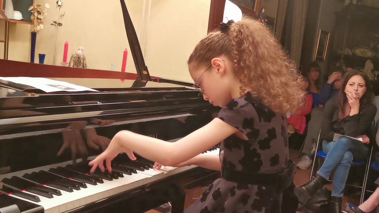 Arielle Beck (10) Debussy Etude pour les cinq doigts