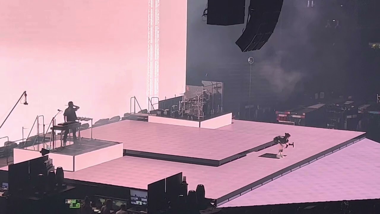 Billie Eilish- Happier Than Ever World Tour - Birmingham, UK - June 15th 2022 - Intro, Bury a Friend