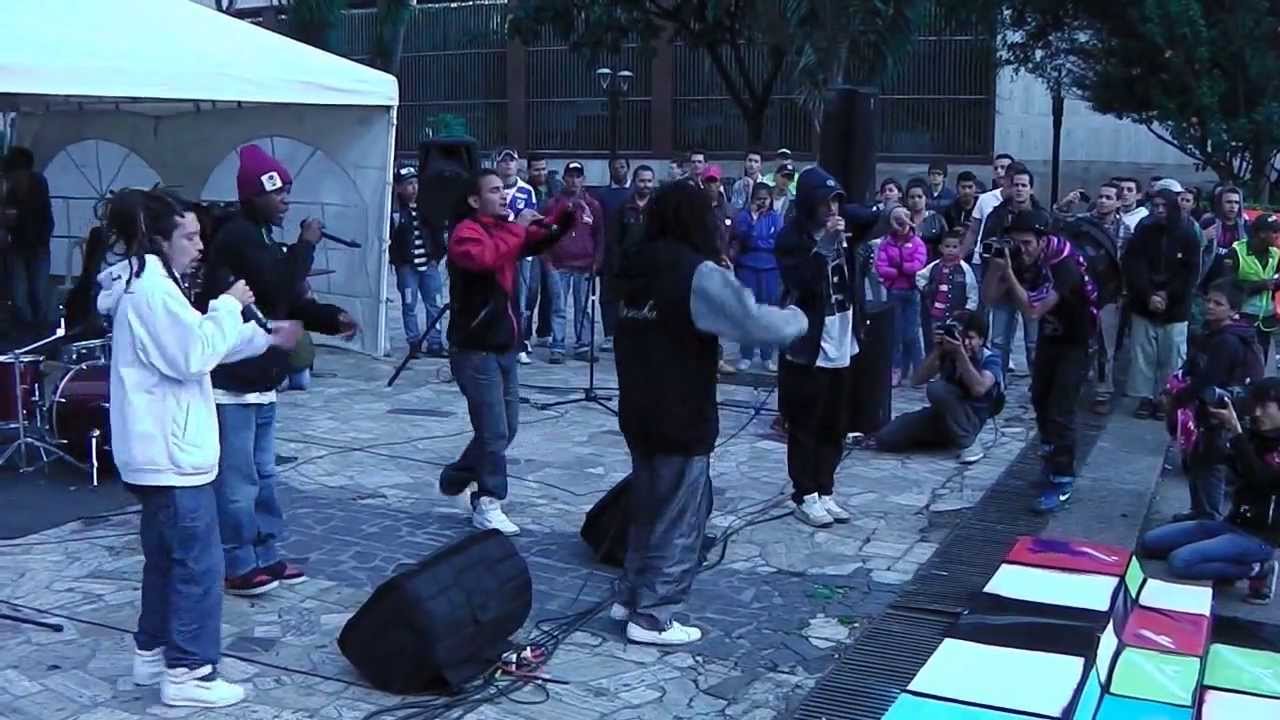 Caminantes - Masai ban go (Cra. séptima, Bogotá)