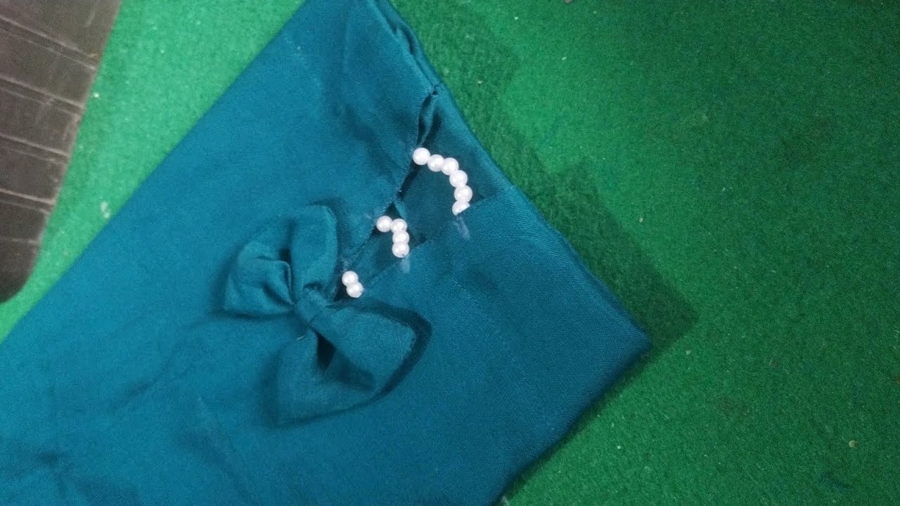 Bow aur pearl se bana Bahut khubsurat trouser design 