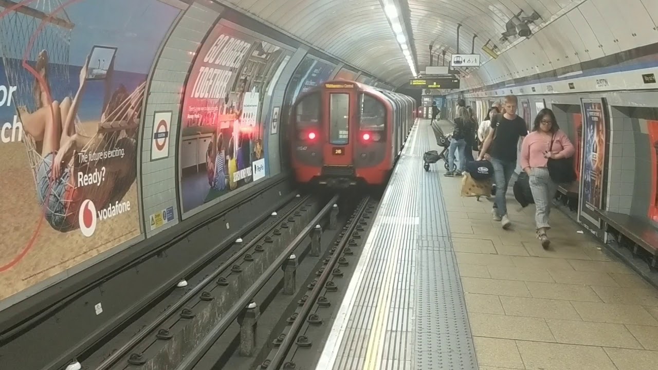 Euston Station, Victoria Line.  London Transport, underground tube trains going north