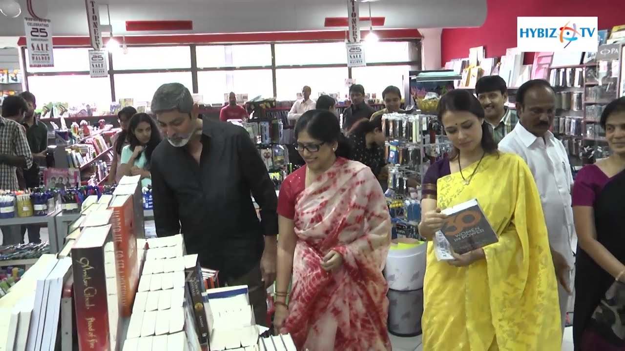 Akkineni Amala At Walden Books Store - Hybiz.tv