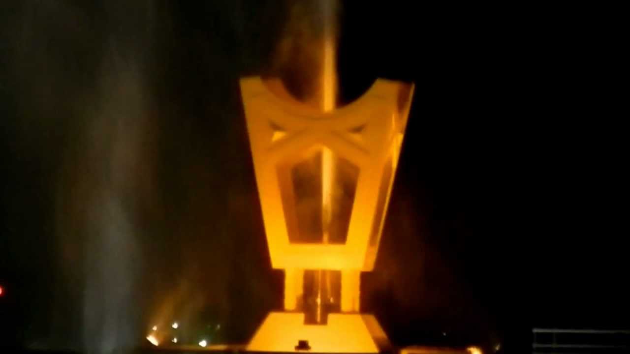 World's Tallest Fountain ( 1024 ft high ) King Fahd Fountain , Red Sea , JEDDAH .