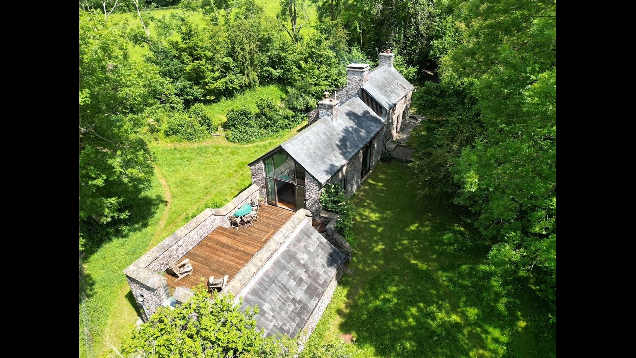 Maespant, Llanddeusant, Carmarthenshire - For Sale