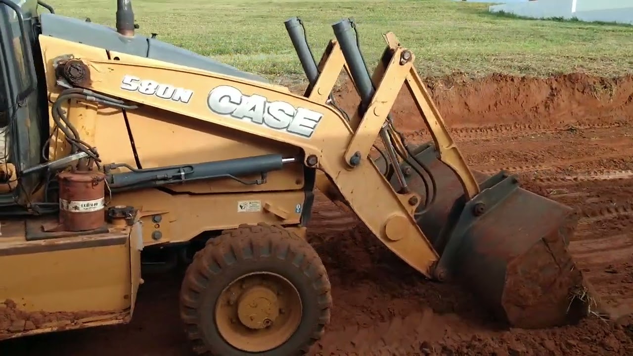 Retroescavadeira case 580N