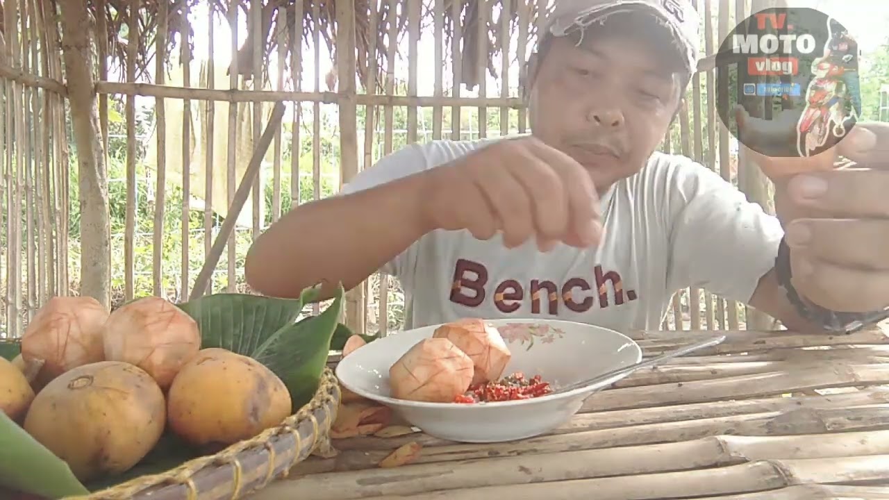 MUKBANG SANTOL with sawsawan na asin at sili labuyo