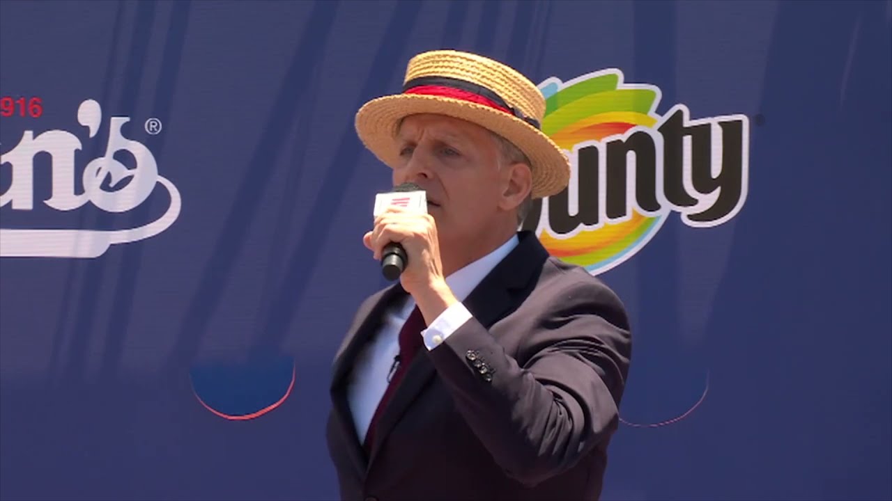 Вступление Джои Честната к конкурсу по поеданию знаменитых хот-догов Nathan's 2021