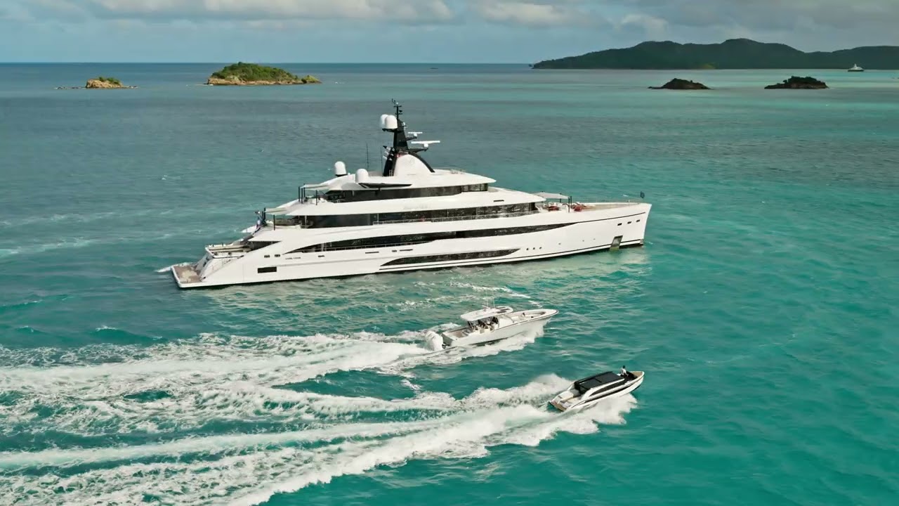 Luxury Super Yachts - CRN 67m M/Y Amor à Vida at the PBIBS 2026 - Ferretti Group